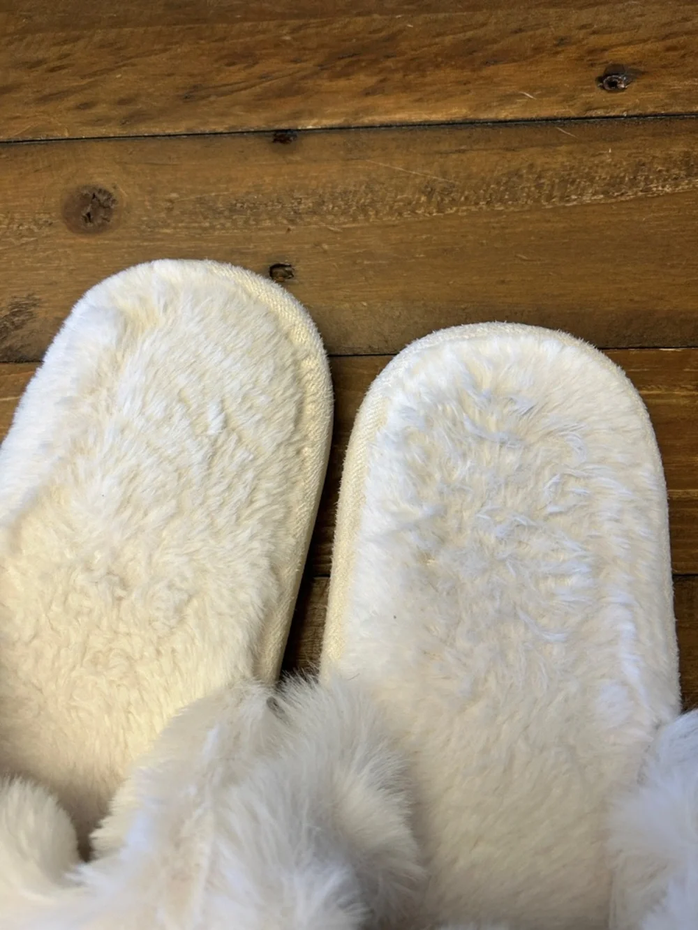 Cozy Faux Fur Slide Slippers in Cream - Picture 4 of 4